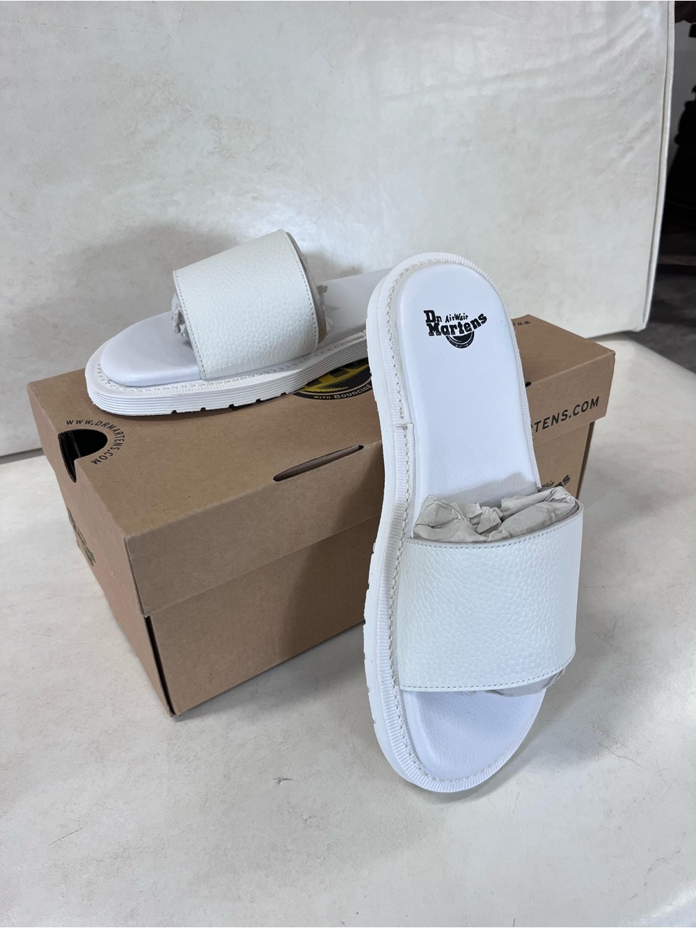 BRAND NEW NEVER WORN Dr. Martens white leather Cierra slides